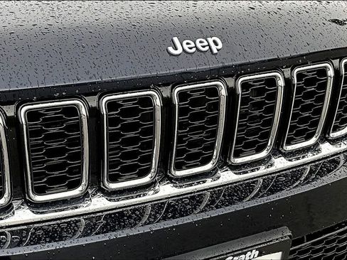 Used 2023 Jeep Grand Cherokee 4WD 4xe image 33