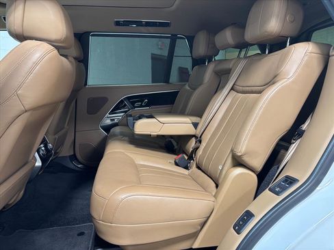 Used 2023 Land Rover Range Rover Long Wheelbase SE image 28