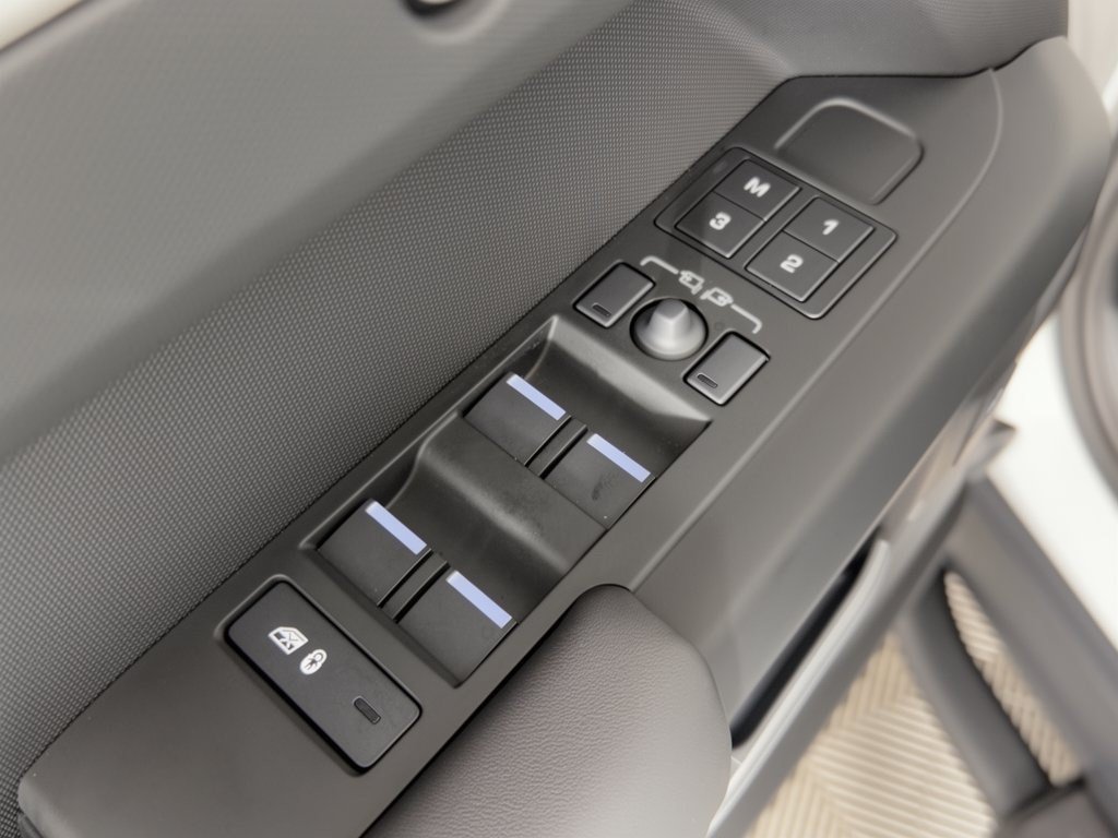 Used 2026 Land Rover Defender 130 S AWD/4WD image 15