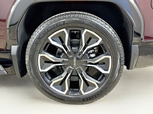 Used 2025 GMC Sierra EV Denali AWD/4WD image 35