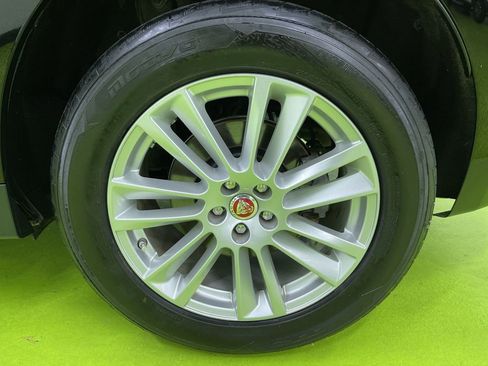 Used 2019 Jaguar F-PACE Prestige image 15