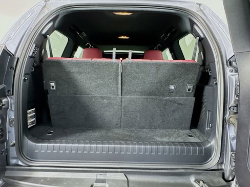Used 2023 Lexus GX 460 Premium w/ Accessory Package AWD/4WD image 27