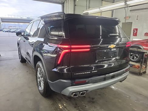 Used 2024 Chevrolet Traverse LT image 6