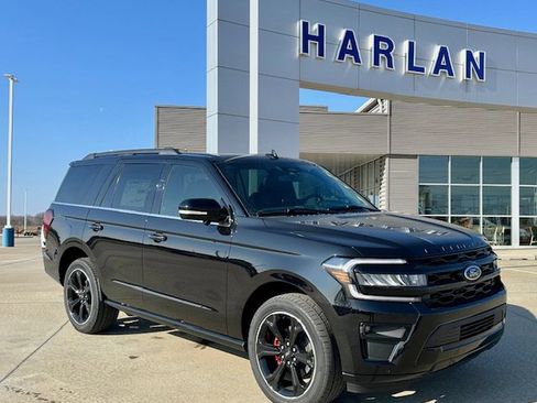 Used 2024 Ford Expedition Limited image 1