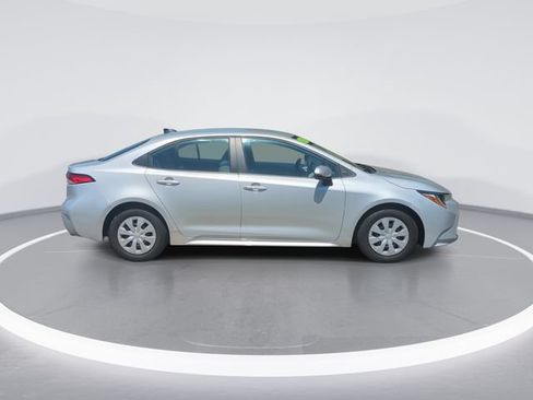 Used 2022 Toyota Corolla L FWD image 9