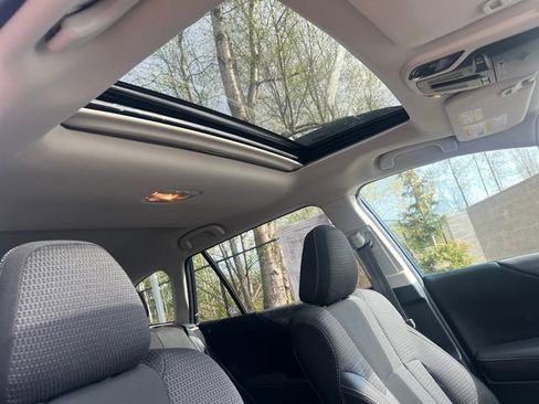 Used 2022 Subaru Outback Premium image 16