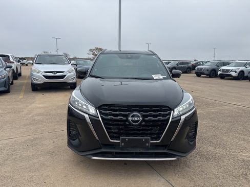 Certified 2023 Nissan Kicks SR w/ SR Premium Package image 2