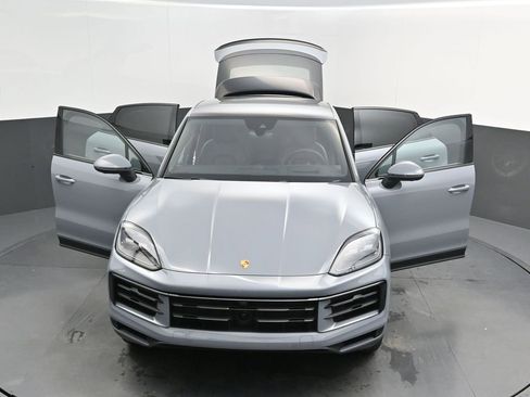 New 2026 Porsche Cayenne Coupe AWD/4WD image 42