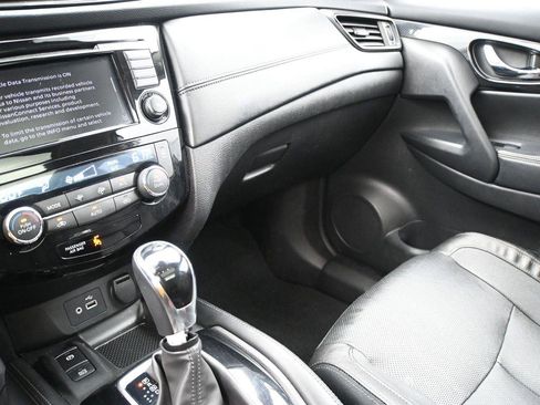 Used 2019 Nissan Rogue SL w/ Premium Package AWD/4WD image 4