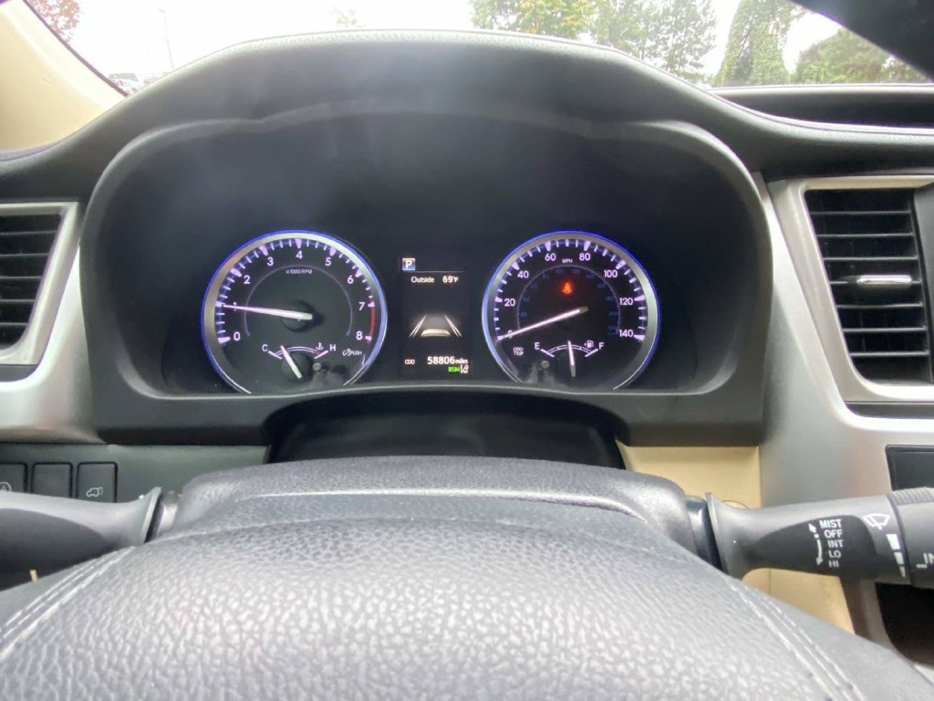 Used 2018 Toyota Highlander XLE FWD image 34