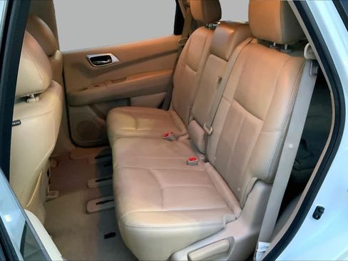 Used 2014 Nissan Pathfinder SL w/ SL Premium Package FWD image 20