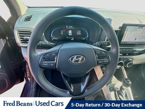 Used 2023 Hyundai Venue Limited w/ Cargo Package FWD image 11