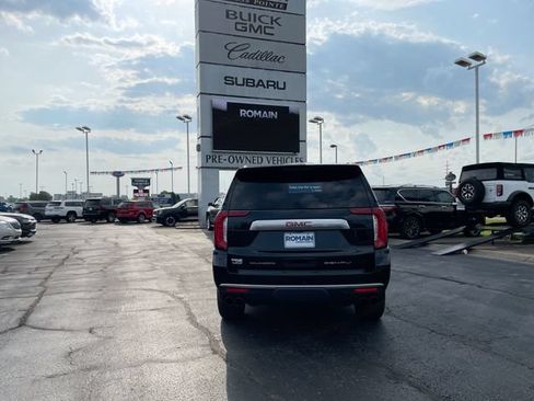 Used 2021 GMC Yukon Denali w/ Denali Premium Package AWD/4WD image 4