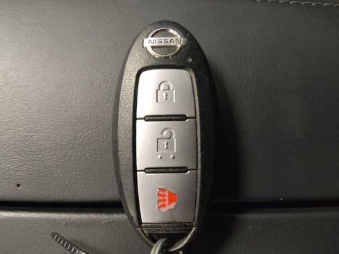 Used 2021 Nissan Rogue S FWD image 32