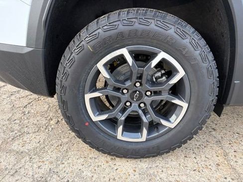 New 2026 Chevrolet Equinox ACTIV FWD image 9
