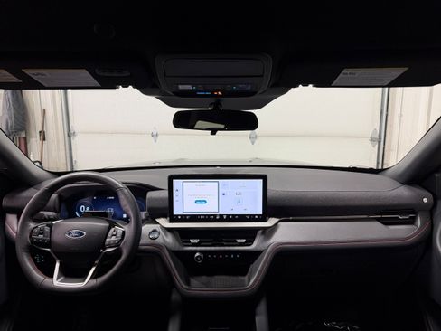 Certified 2025 Ford Explorer ST-Line AWD/4WD image 3