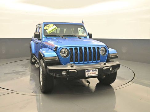 Used 2021 Jeep Gladiator Sport AWD/4WD image 2