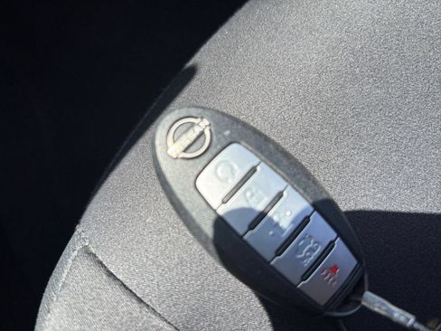 Used 2025 Nissan Altima 2.5 SV FWD image 24