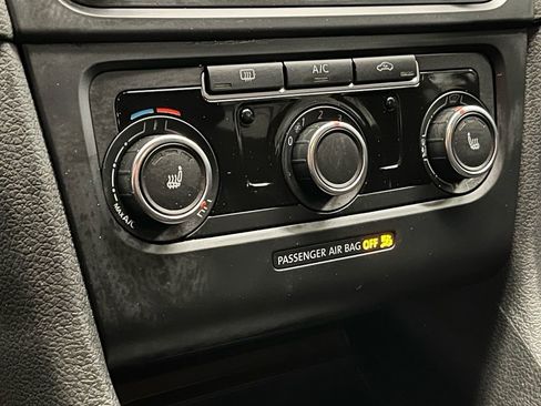 Used 2013 Volkswagen GTI 4-Door image 8