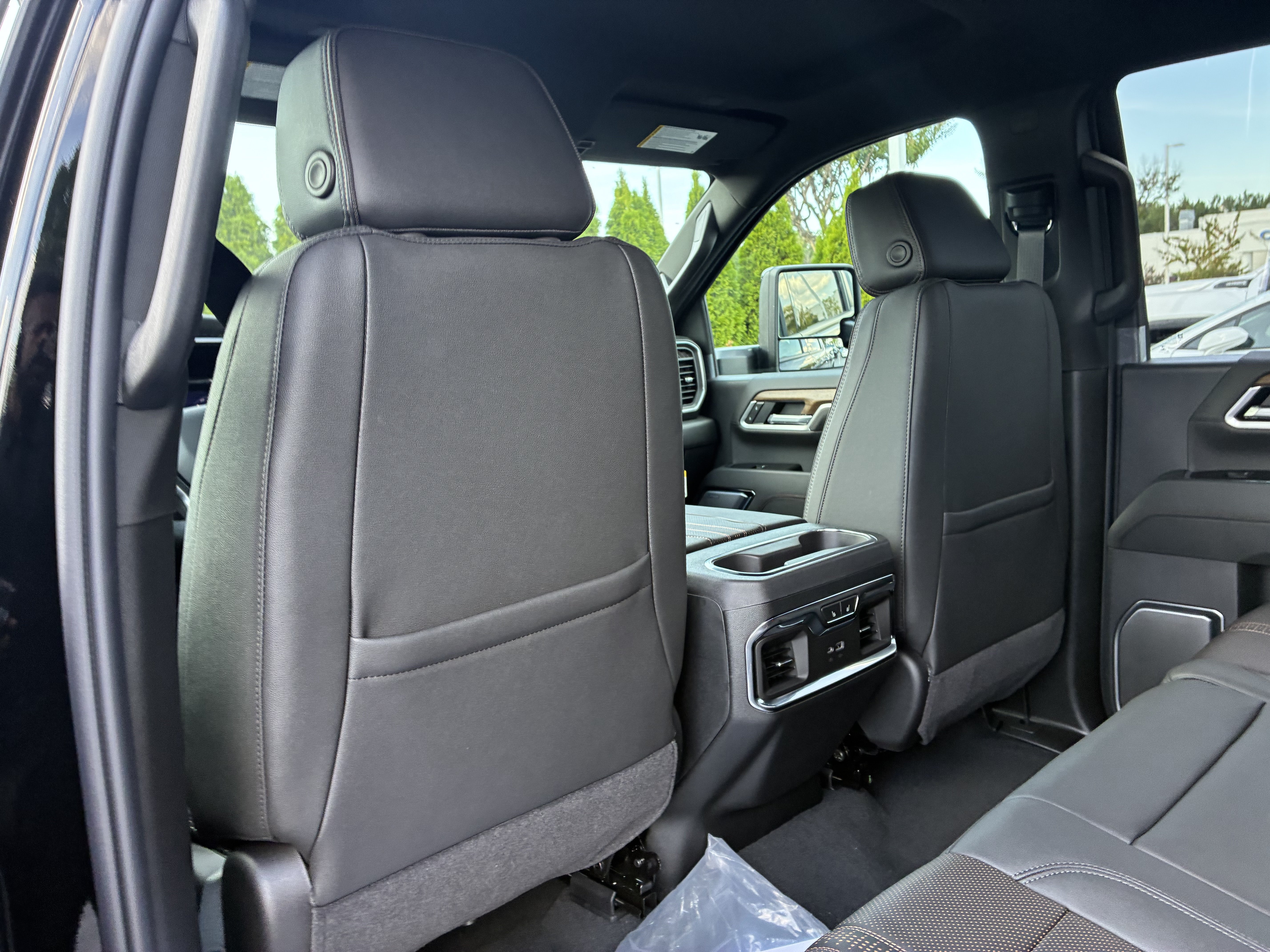 New 2026 Chevrolet Silverado 2500 High Country w/ Midnight Edition AWD/4WD image 17