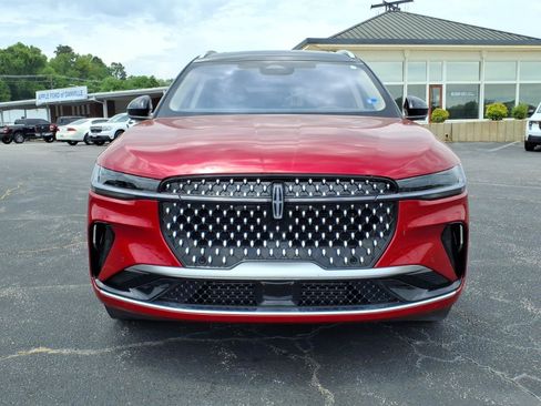 Used 2025 Lincoln Nautilus Reserve AWD/4WD image 3