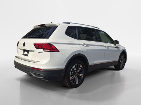 Used 2024 Volkswagen Tiguan Wolfsburg Edition AWD/4WD image 6