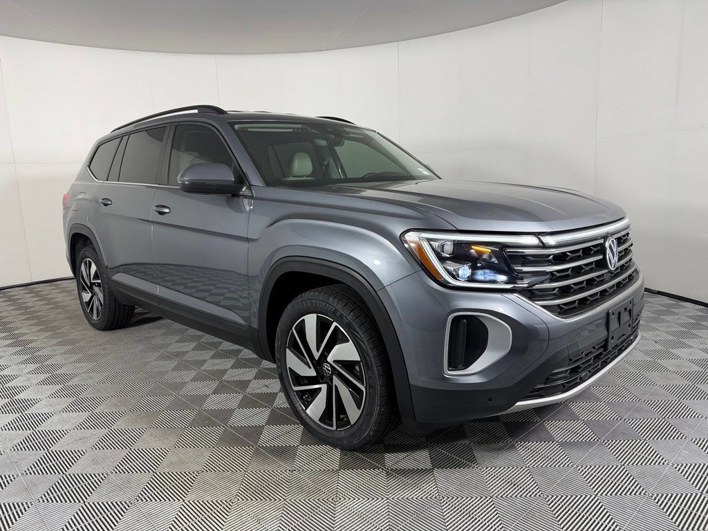 Used 2024 Volkswagen Atlas SE AWD/4WD image 4