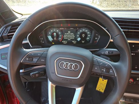 Used 2025 Audi Q3 2.0T Premium AWD/4WD image 19