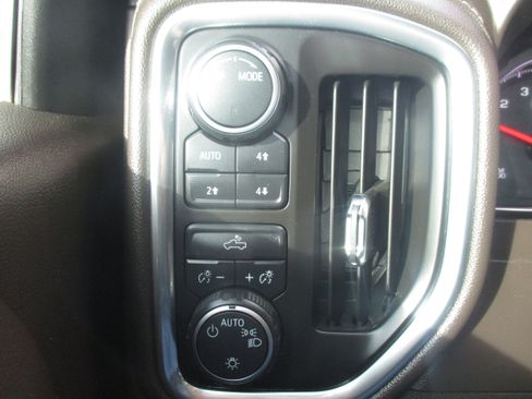 Used 2020 Chevrolet Silverado 1500 LT w/ Convenience Package image 23