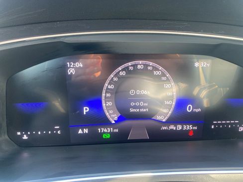 Used 2024 Volkswagen Tiguan SE image 20