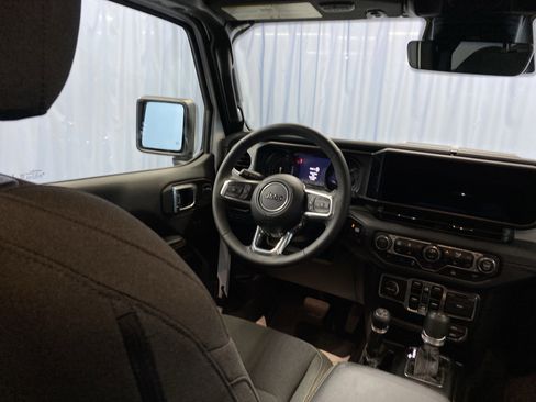 Certified 2025 Jeep Wrangler Backcountry image 37