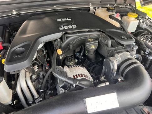 Used 2020 Jeep Gladiator Overland AWD/4WD image 36