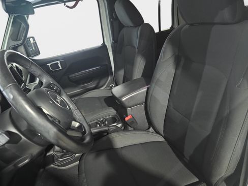 Used 2018 Jeep Wrangler Unlimited Sport S AWD/4WD image 12