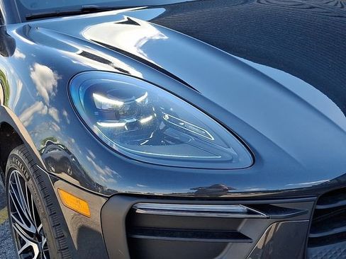 Certified 2026 Porsche Macan AWD/4WD image 11