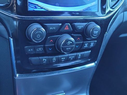 Certified 2019 Jeep Grand Cherokee Laredo RWD image 11