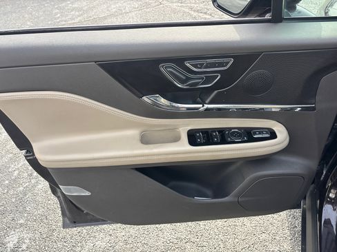 Certified 2023 Lincoln Corsair Reserve w/ Equipment Group 201A image 11