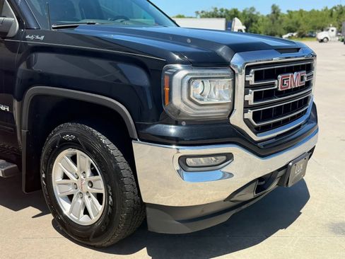 Used 2017 GMC Sierra 1500 SLE w/ SLE Value Package AWD/4WD image 5