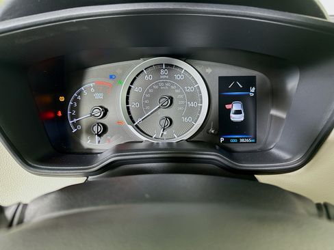 Used 2020 Toyota Corolla LE FWD image 19
