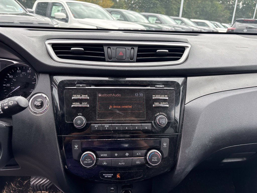 Used 2016 Nissan Rogue SV AWD/4WD image 11