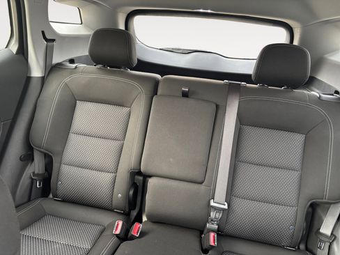 Used 2024 GMC Terrain SLE image 13