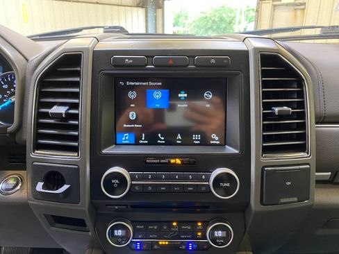 Used 2018 Ford Expedition Max XLT w/ Equipment Group 202A RWD image 42
