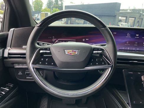 Used 2025 Cadillac Escalade Premium Luxury w/ Touring Package AWD/4WD image 21