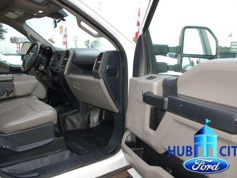Used 2022 Ford F250 XL w/ Power Equipment Group AWD/4WD image 17