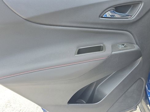 Used 2022 Chevrolet Equinox RS w/ Infotainment Package image 13