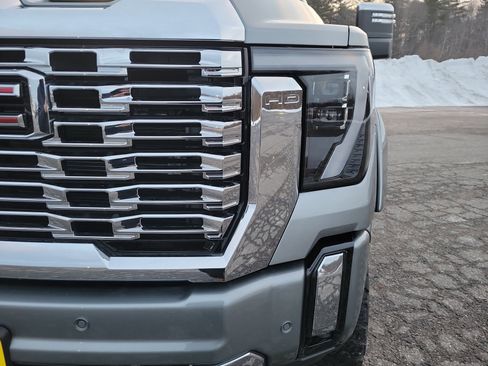 New 2026 GMC Sierra 2500 Denali w/ Denali Reserve Package image 14