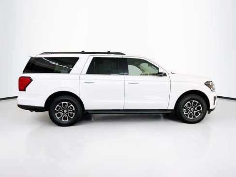 Used 2024 Ford Expedition Max XLT image 10