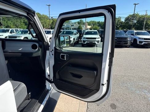 Certified 2026 Jeep Wrangler Sport AWD/4WD image 12