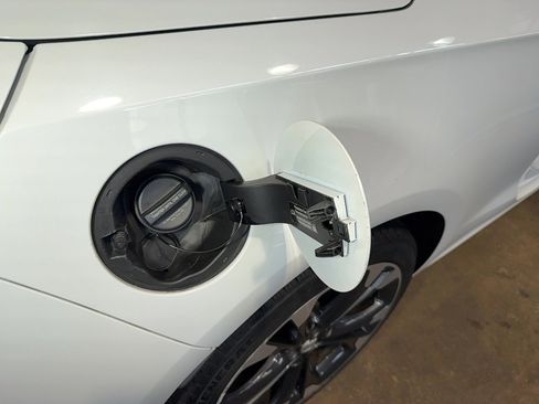 Used 2019 Buick Cascada Premium image 59