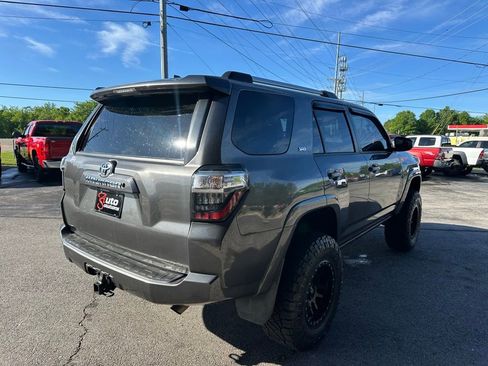 Used 2021 Toyota 4Runner SR5 AWD/4WD image 7