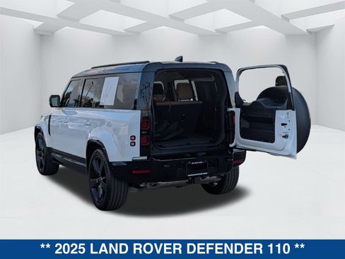 Used 2025 Land Rover Defender 110 X-Dynamic SE image 13